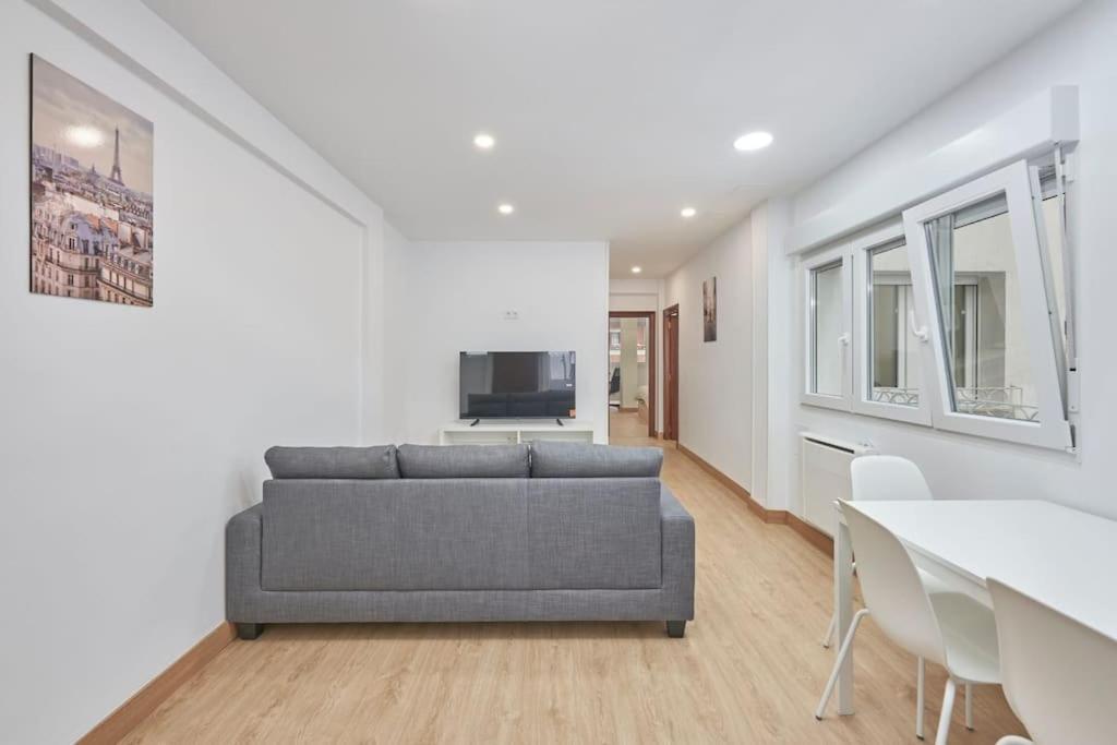 Apartamento Reformado, Centrico , Wifi . Dr Magoo Oviedo
