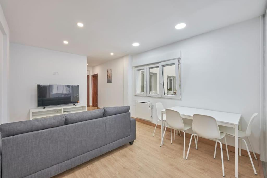 Apartamento Reformado, Centrico , Wifi . Dr Magoo *